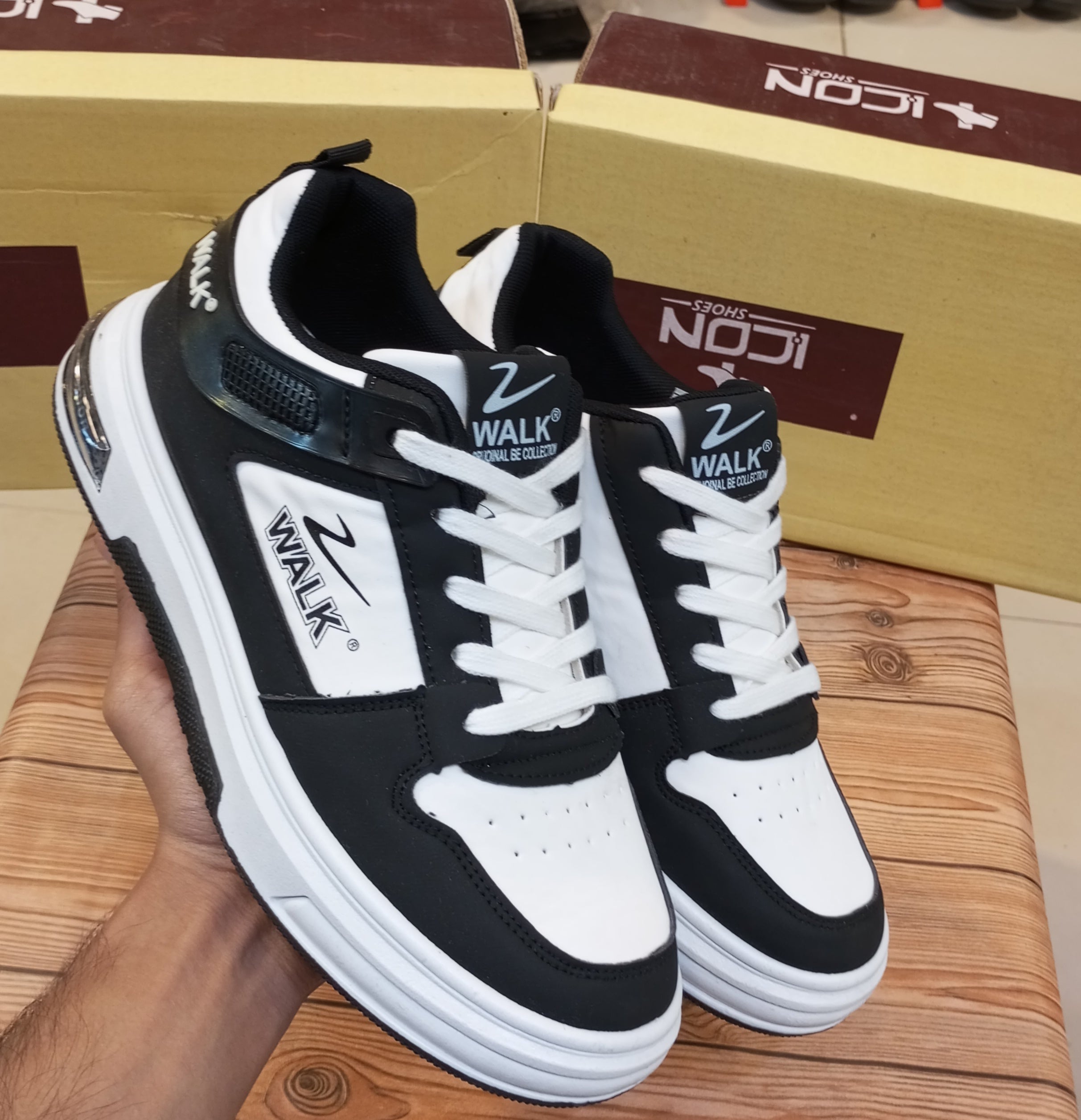 PREMIUM QUALITY WALK'S CASUAL AND PARTYWEAR SNEAKERS