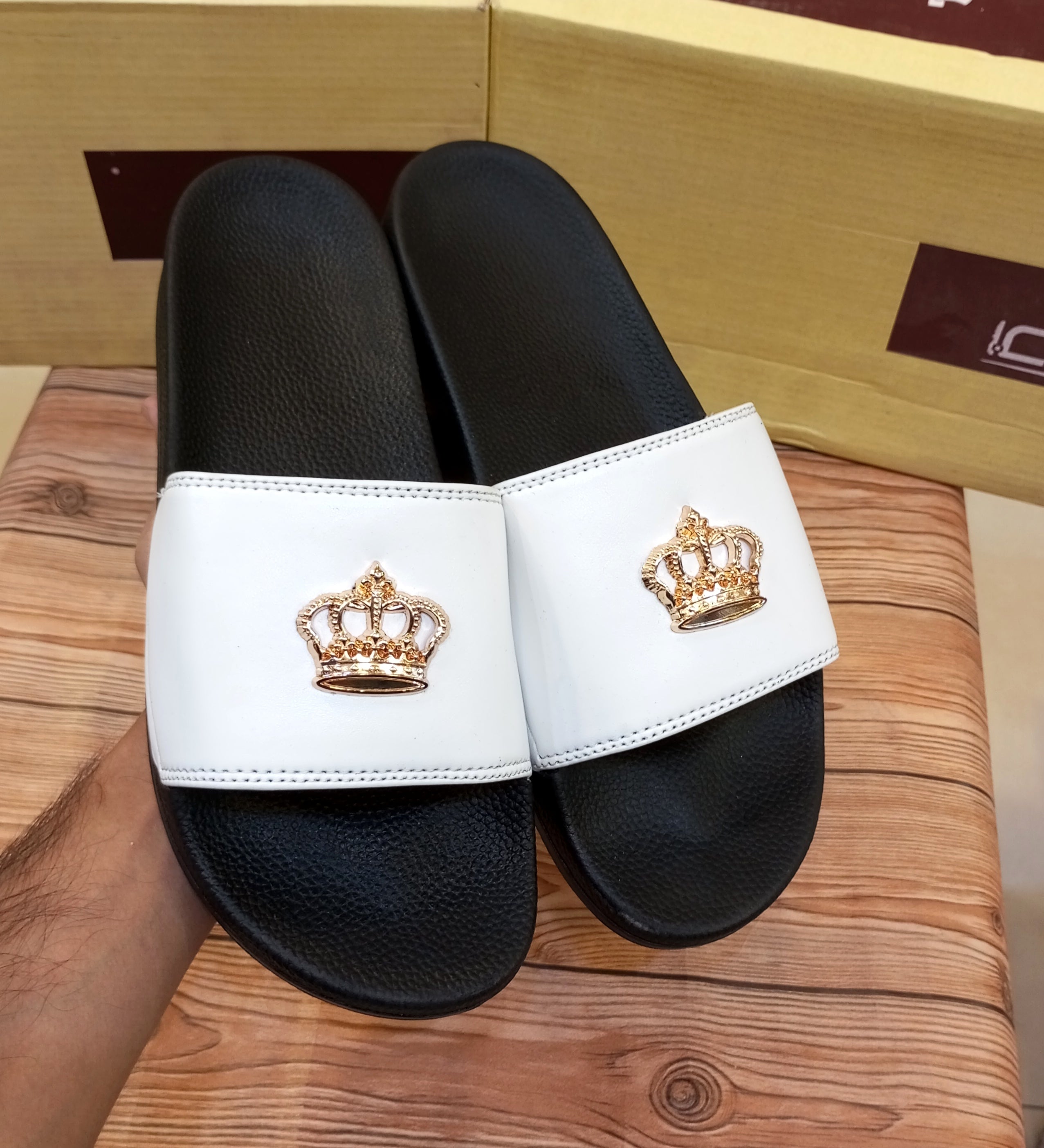 PREMIUM QUALITY ROYAL CLASSIC SLIDES         (SPUNCH SOLE)