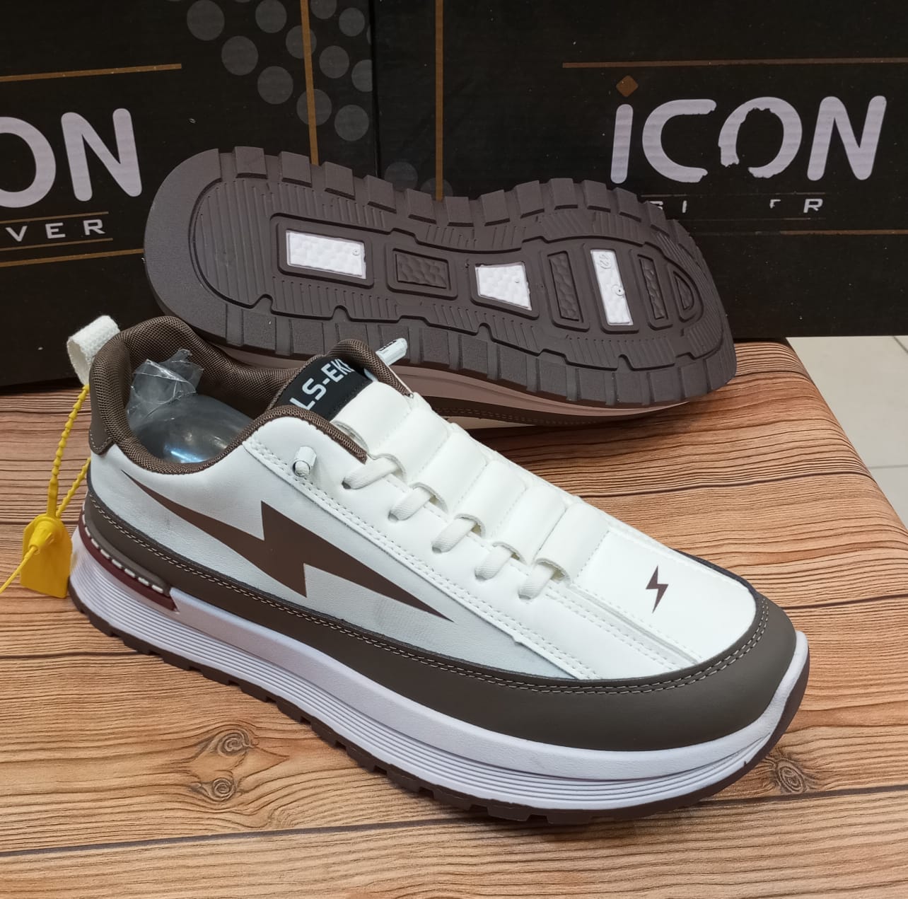 (FLASH) WITHOUT LACES CASUAL AND TRAINING JOGGERS FOR MEN