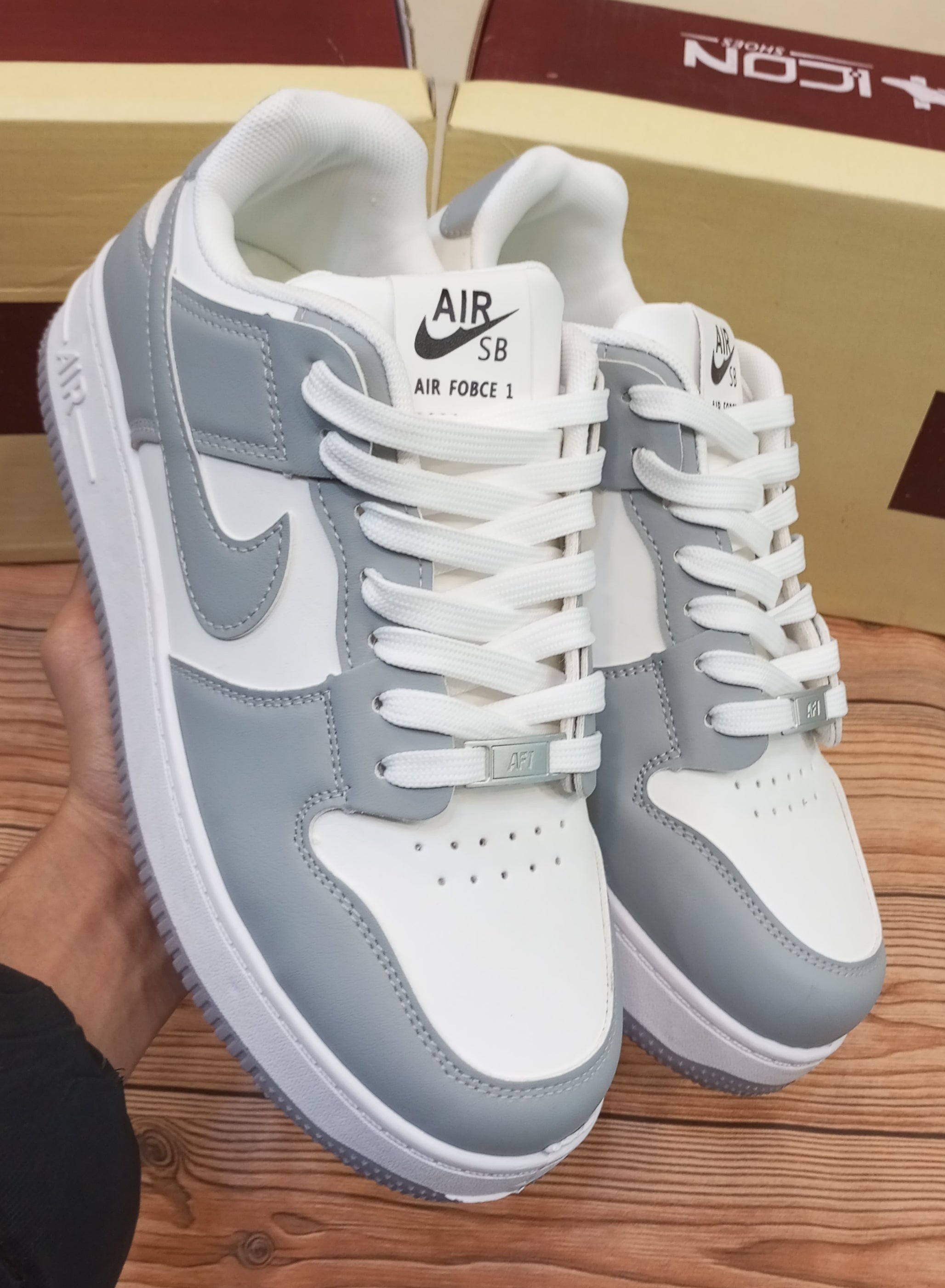 NIKE AIR JORDAN 1 (LOW CUT)