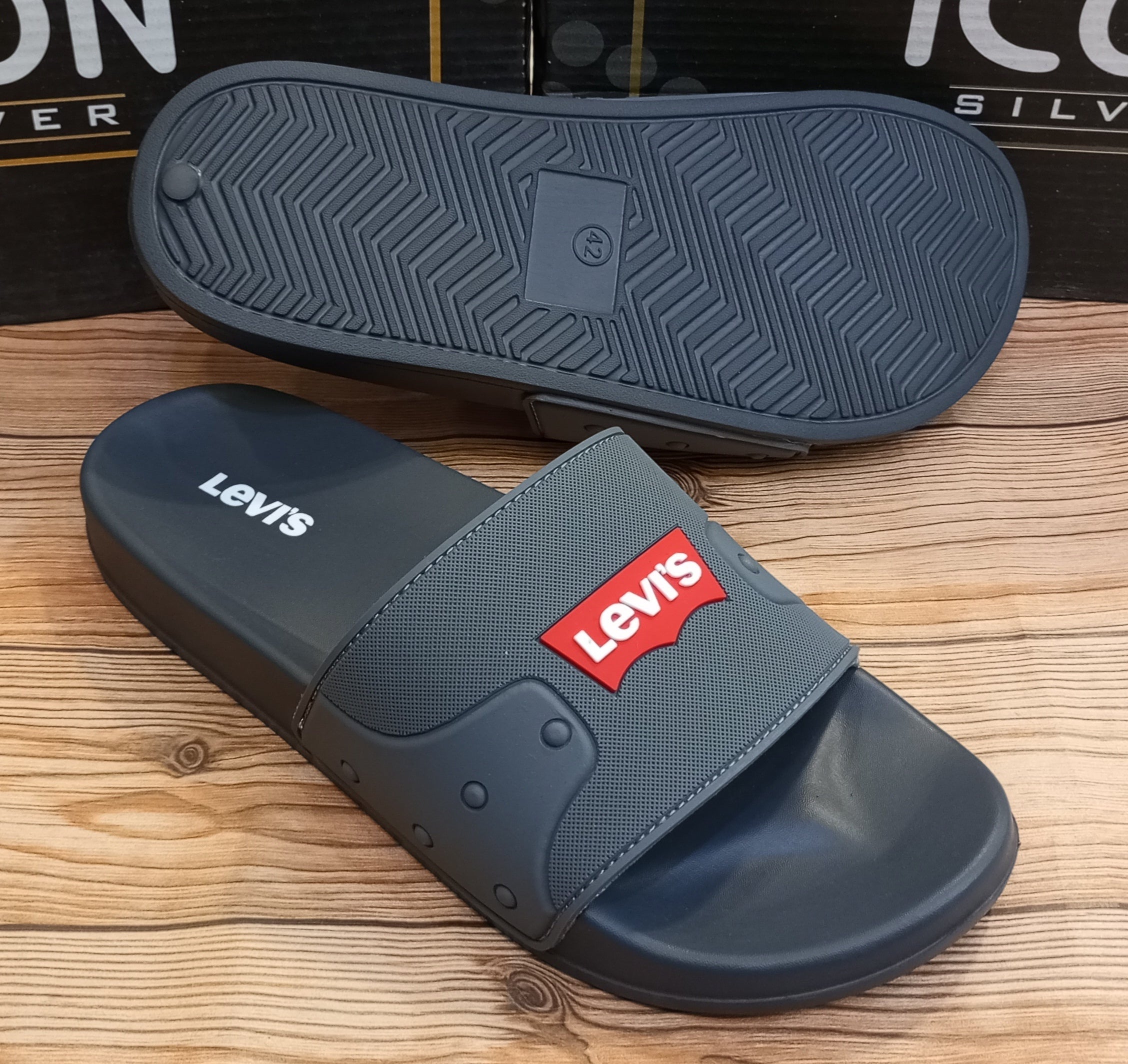 LEVIS PREMIUM QUALITY SUMMER SLIDES FOR MEN