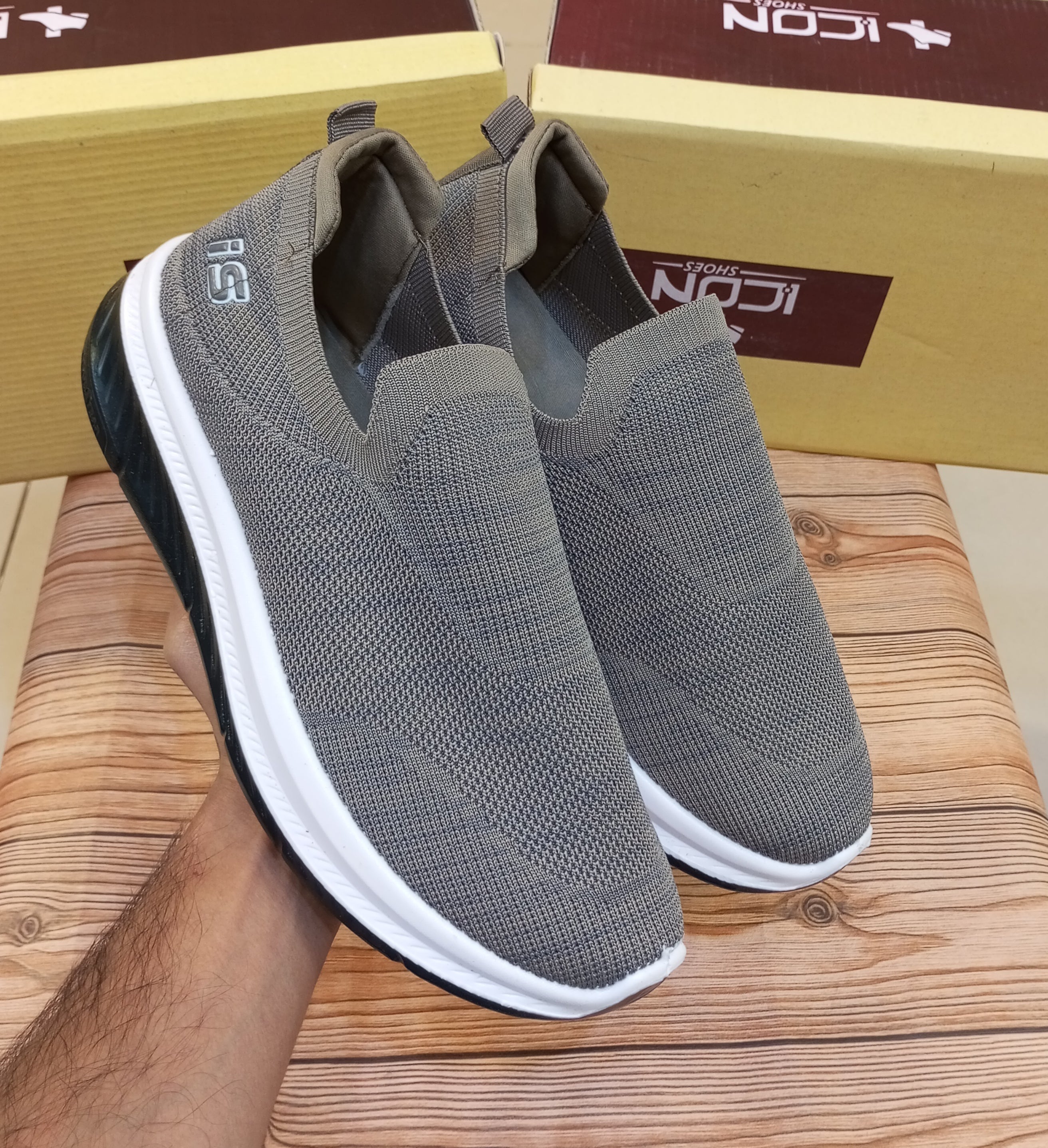 PREMIUM QUALITY SKECHERS STYLE SUPER COMFORTABLE JOGGERS