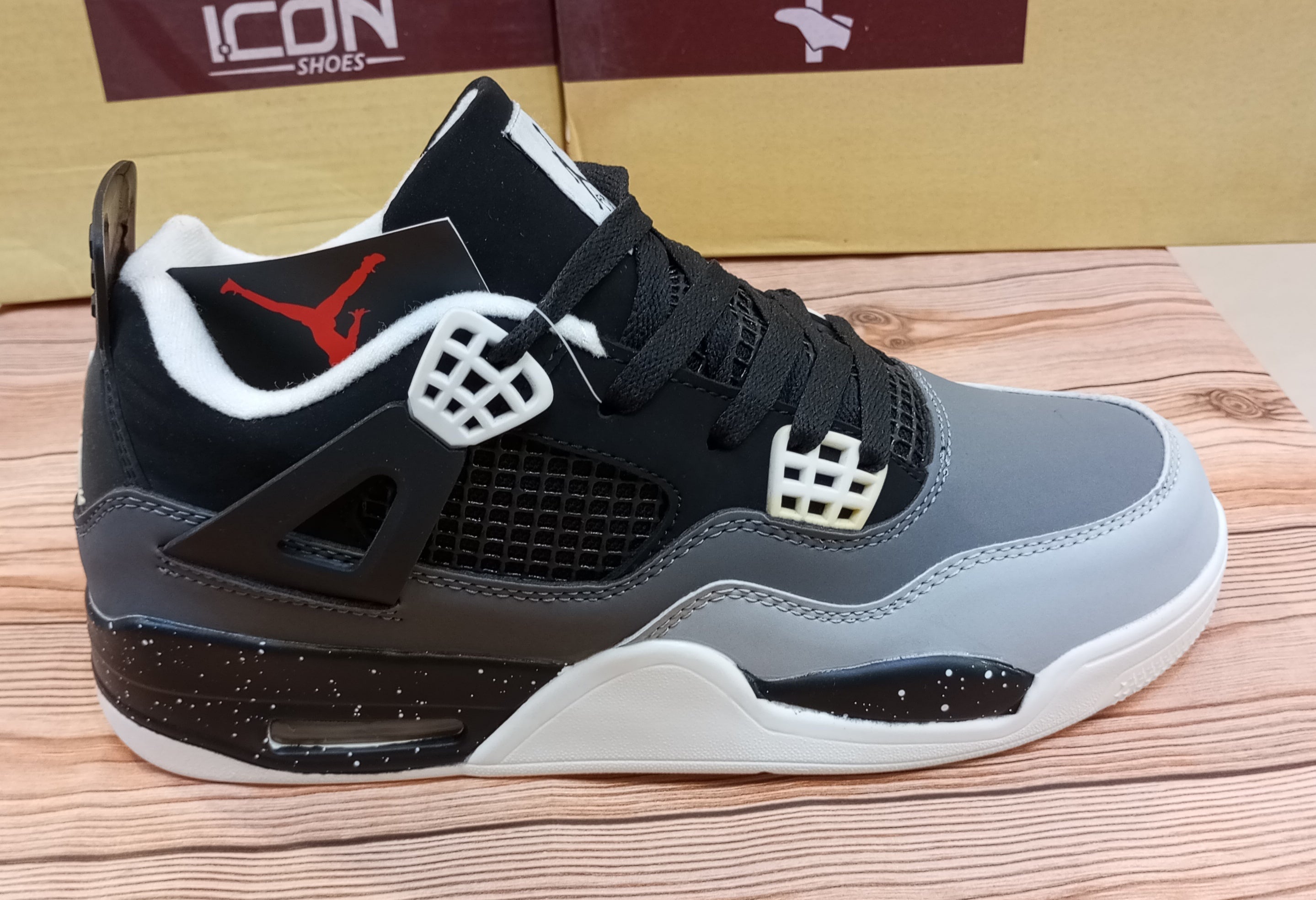 JORDAN RETRO 4 MOON GREY