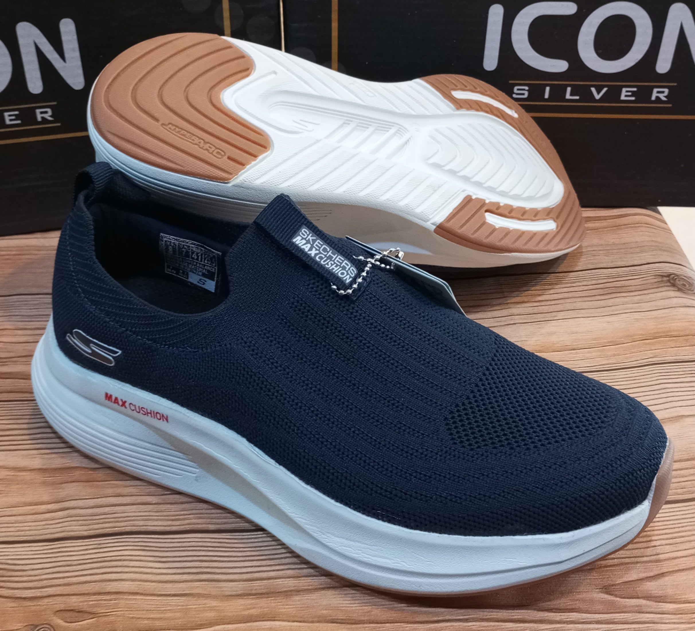 SKECHERS MAX CUSHION SUPER COMFY JOGGERS