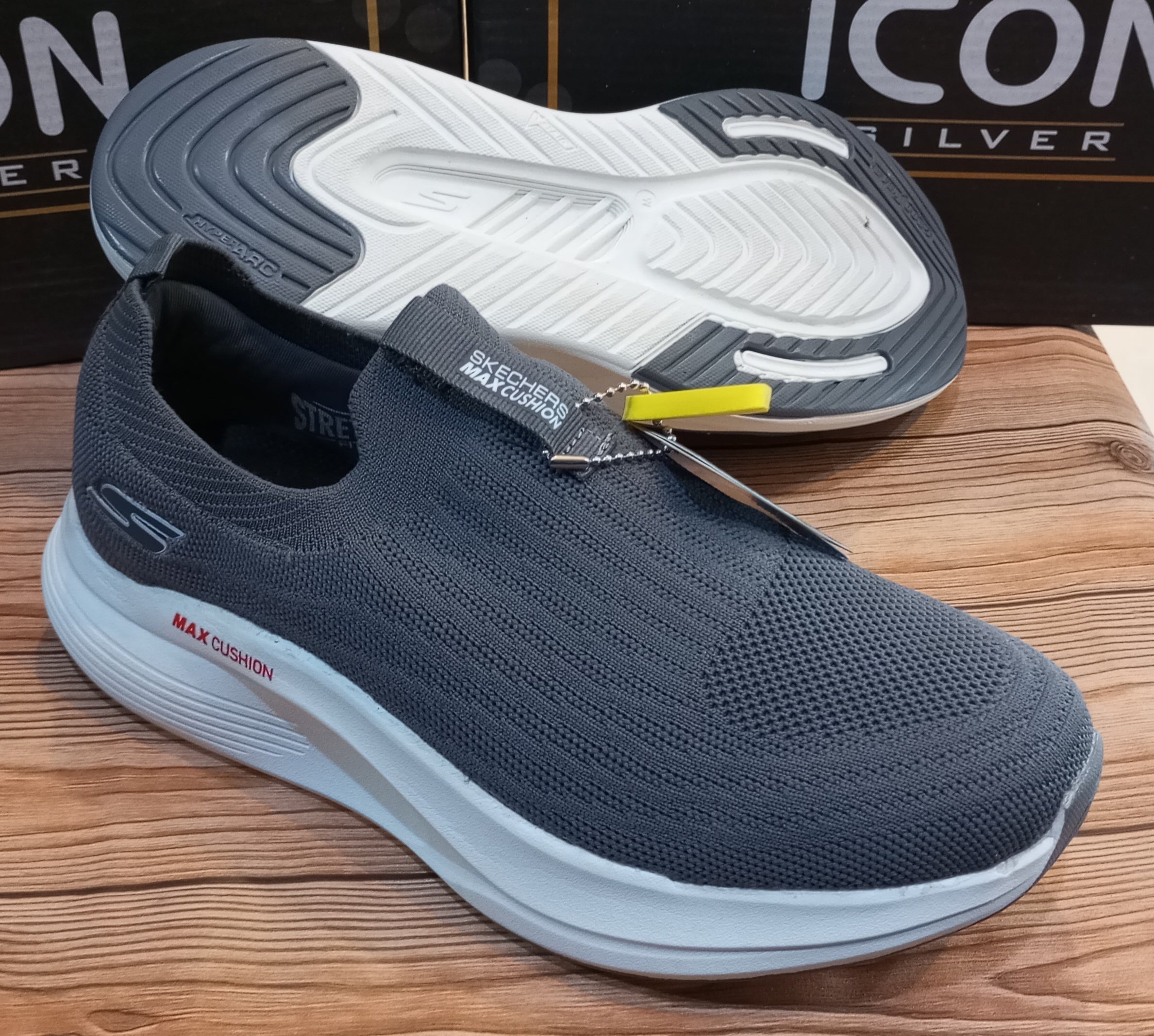 SKECHERS MAX CUSHION SUPER COMFY JOGGERS