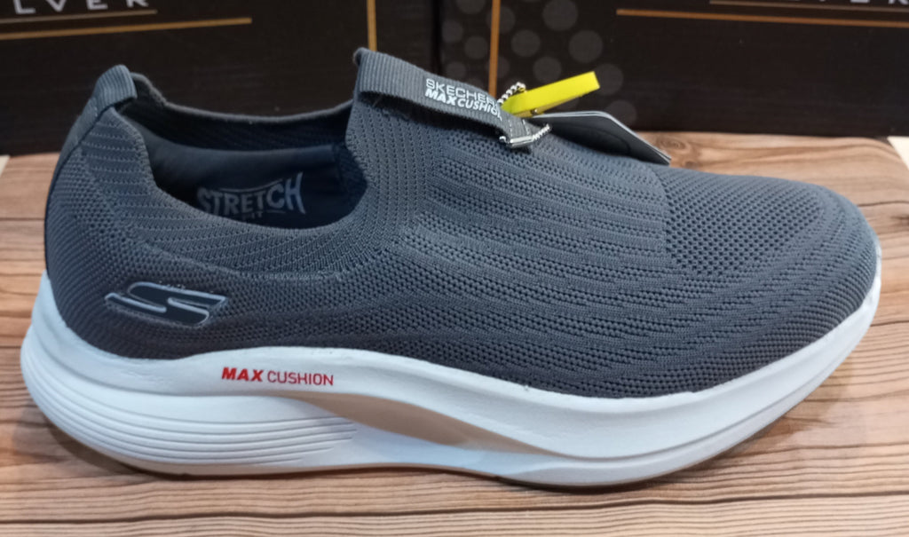 SKECHERS MAX CUSHION SUPER COMFY JOGGERS