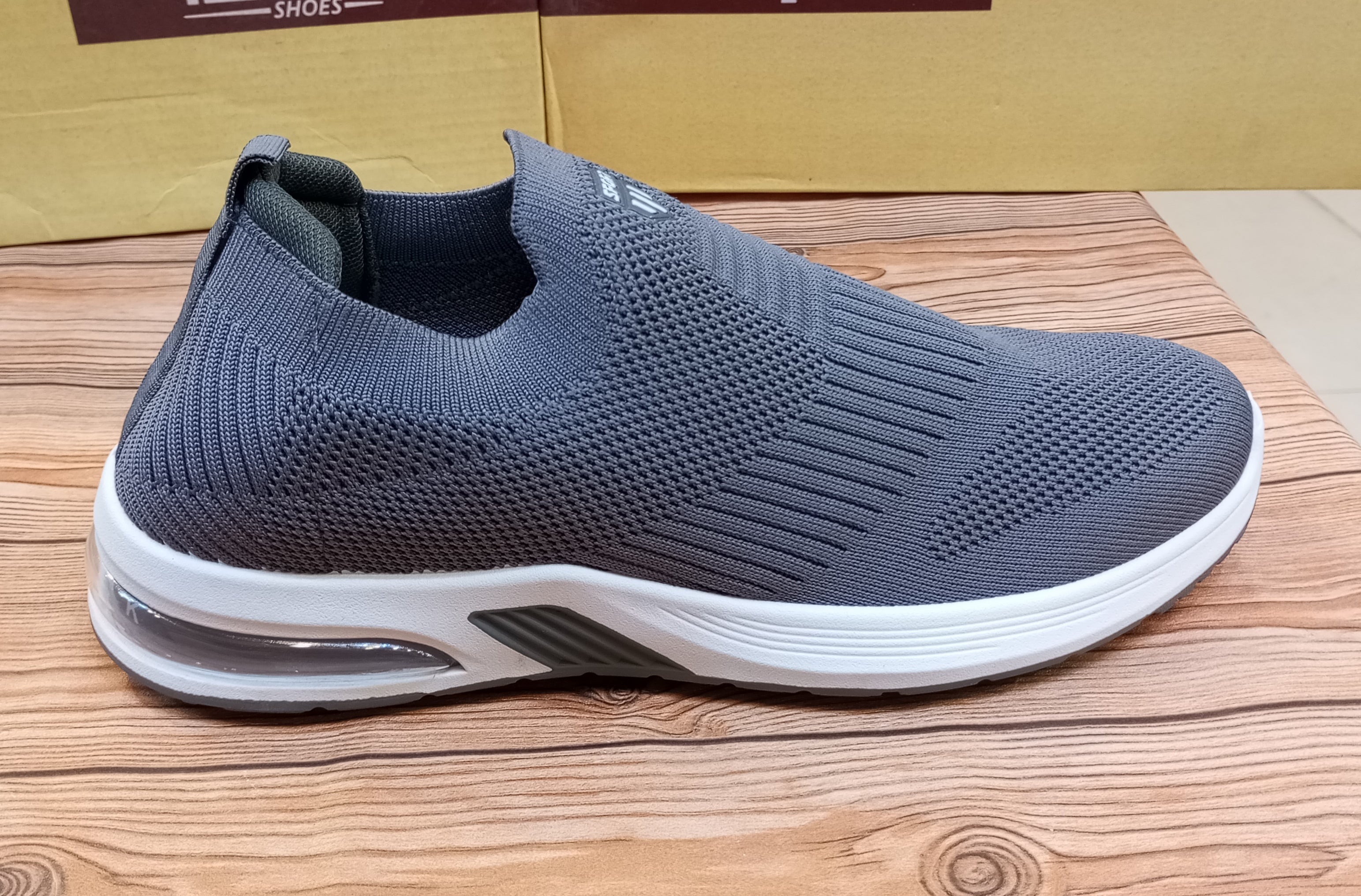 PREMIUM QUALITY WITHOUT LACES TRAINING AND DAILY WEAR JOGGERS