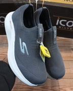 SKECHERS MAX CUSHION SUPER COMFY JOGGERS