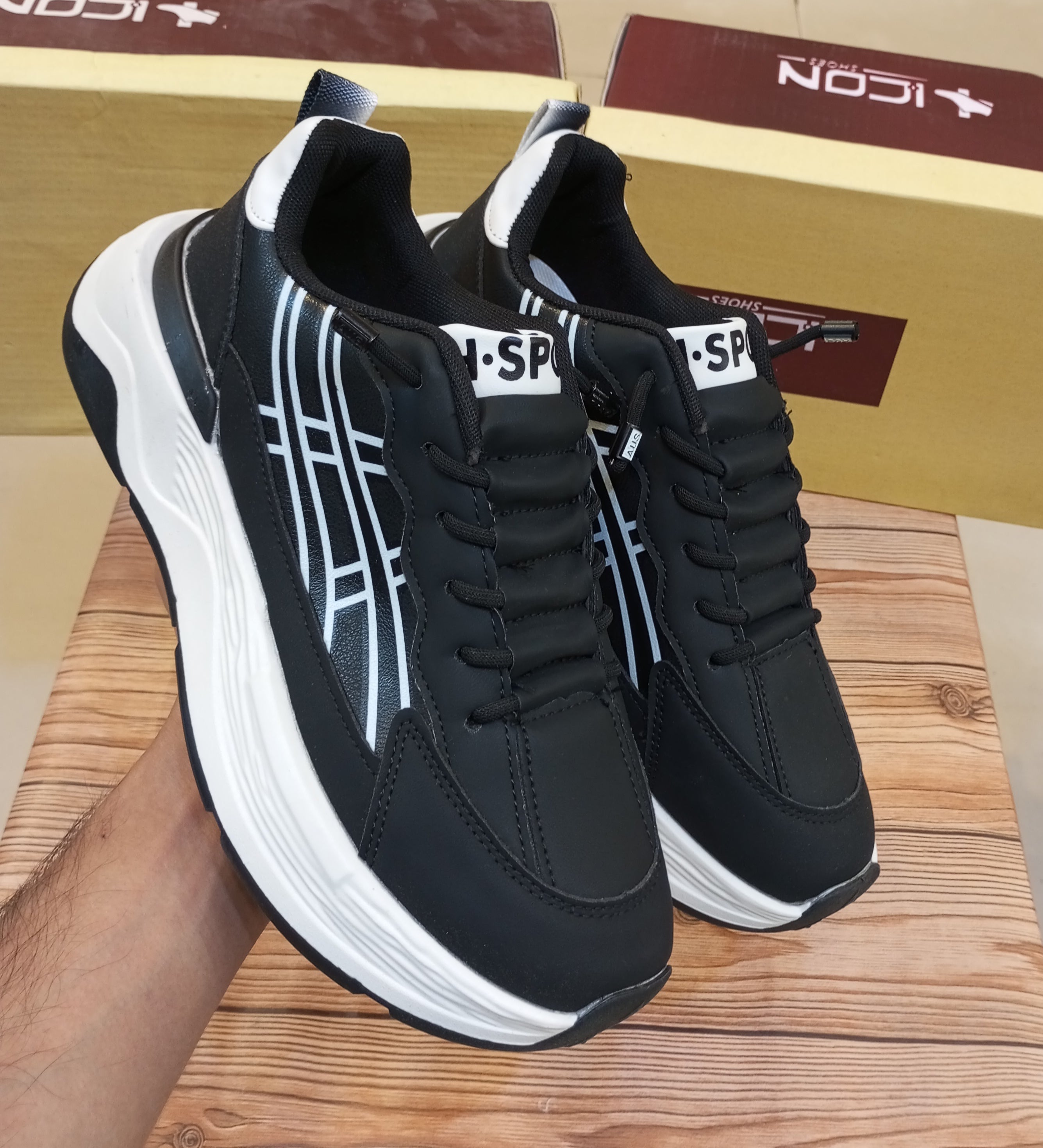 BRANDED PREMIUM QUALITY TRAINING AND CASUAL JOGGERS FOR MEN